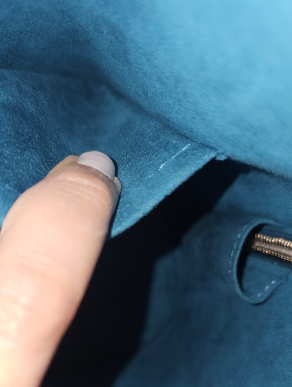Elegant LV Cyan Epi Leather Alma PM Handbag - Picture 11 of 16